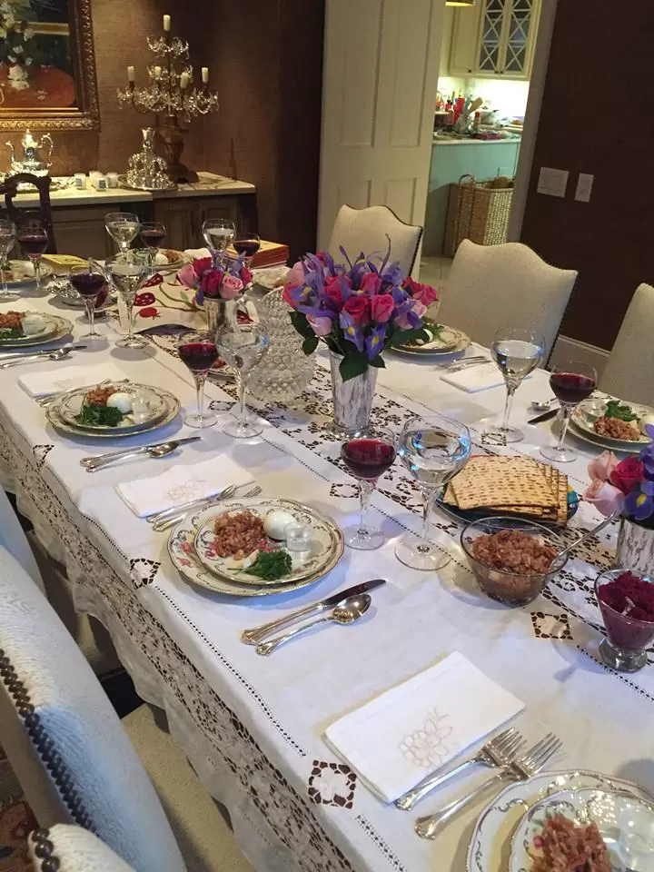 Jeannie's sedar table